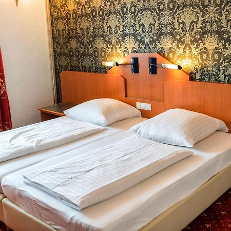 Hotel Krone ฟรีเซนไฮม์ ภายนอก รูปภาพ