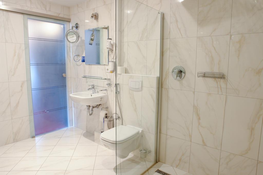 Hotel Krone ฟรีเซนไฮม์ ห้อง รูปภาพ