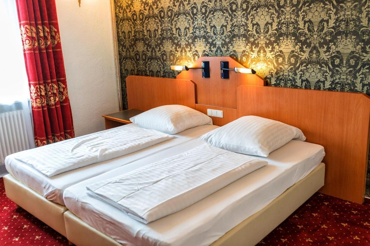 Hotel Krone ฟรีเซนไฮม์ ภายนอก รูปภาพ