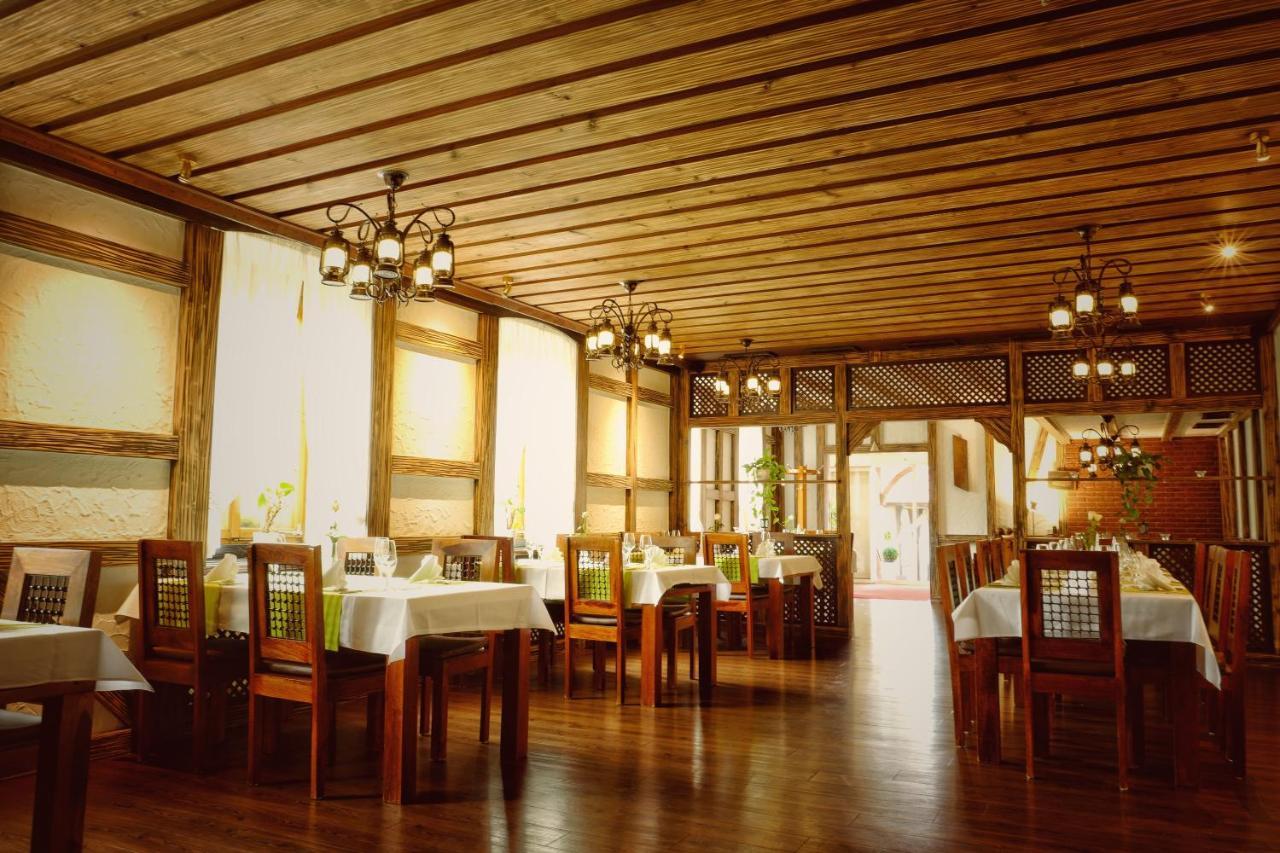 Hotel Krone ฟรีเซนไฮม์ ภายนอก รูปภาพ