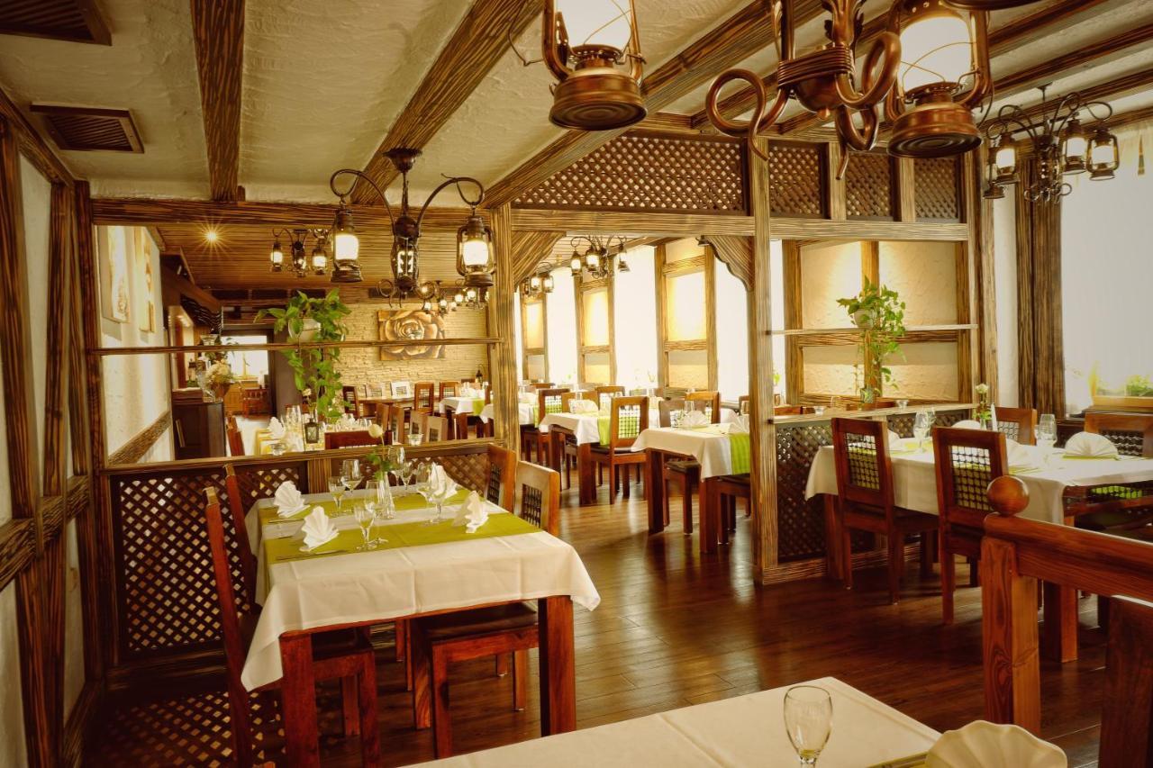 Hotel Krone ฟรีเซนไฮม์ ภายนอก รูปภาพ