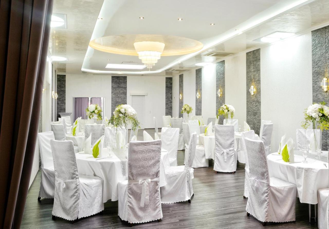 Hotel Krone ฟรีเซนไฮม์ ภายนอก รูปภาพ