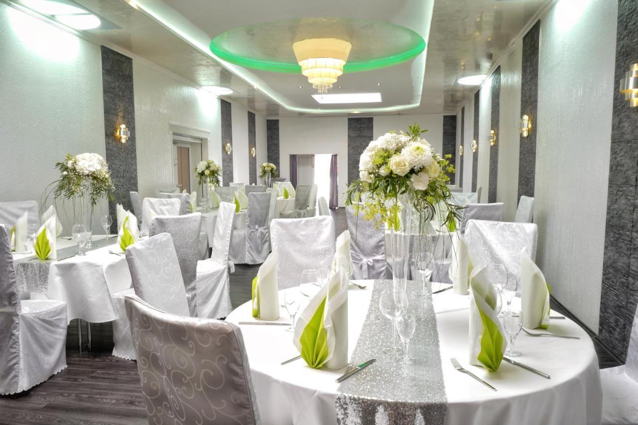 Hotel Krone ฟรีเซนไฮม์ ภายนอก รูปภาพ